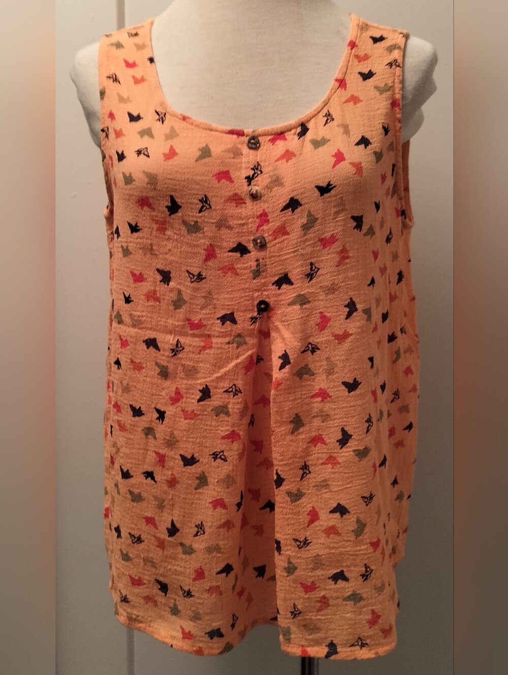 100% Cotton Women’s Peach Sleeveless Button-Front Tank Top w/Bird Print Size M